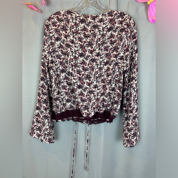 NWT Love Stitch Boho Bell Sleeve Lace Detail Top Small - Picture 9 of 16